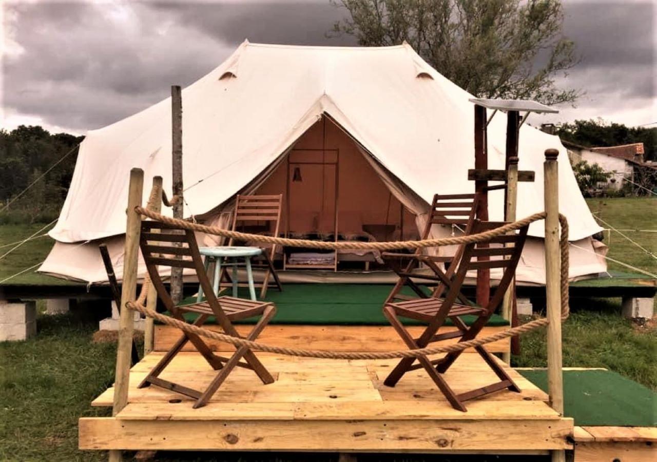 French Fields Luxury Glamping Original Mongolian Yurt Hotel Le Vieux-Cérier Kültér fotó