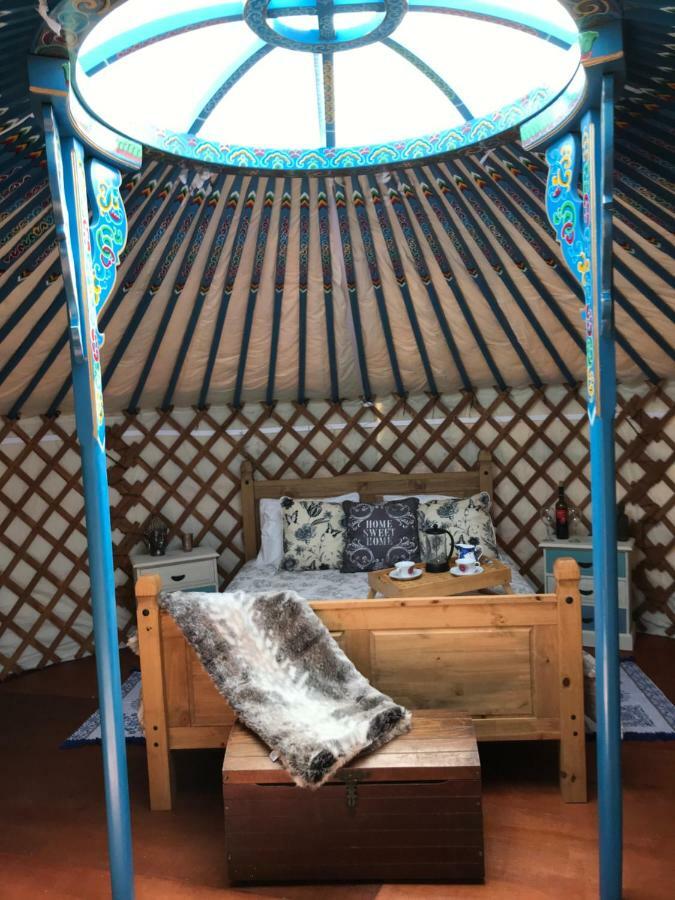 French Fields Luxury Glamping Original Mongolian Yurt Hotel Le Vieux-Cérier Kültér fotó