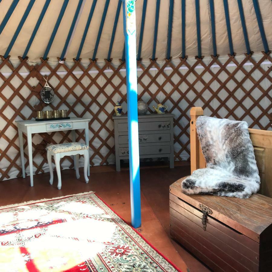 French Fields Luxury Glamping Original Mongolian Yurt Hotel Le Vieux-Cérier Kültér fotó