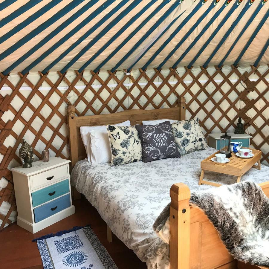 French Fields Luxury Glamping Original Mongolian Yurt Hotel Le Vieux-Cérier Kültér fotó