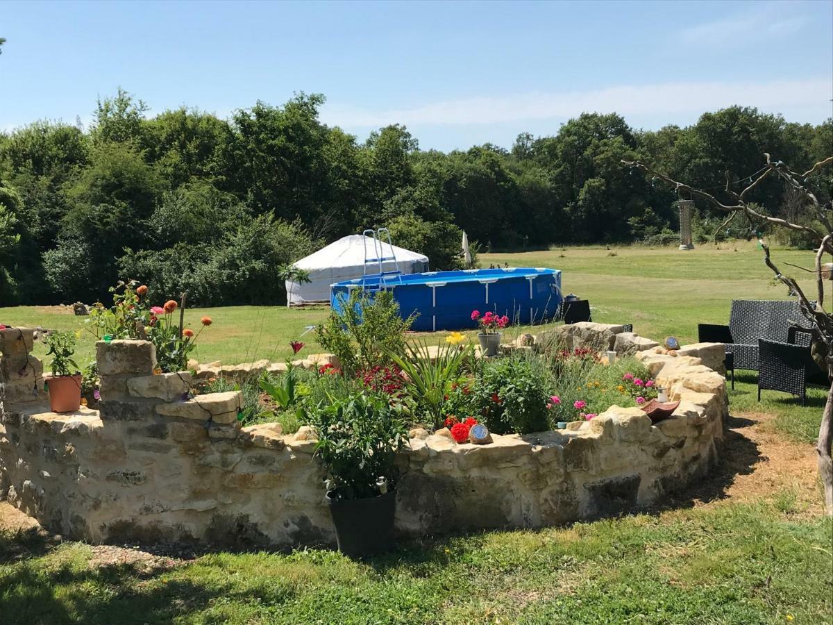French Fields Luxury Glamping Original Mongolian Yurt Hotel Le Vieux-Cérier Kültér fotó
